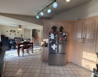 1021 Stonegate Road - Photo Thumbnail 5