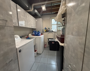 1021 Stonegate Road - Photo Thumbnail 15