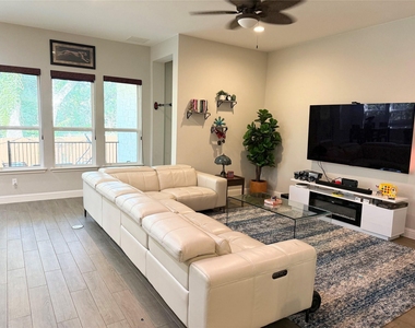 14716 Iveans Way - Photo Thumbnail 15