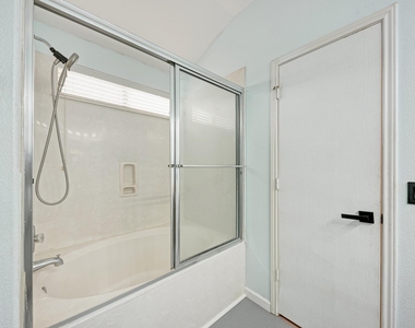 125 Holland St - Photo Thumbnail 27