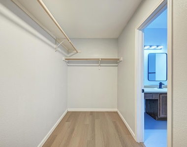 125 Holland St - Photo Thumbnail 28