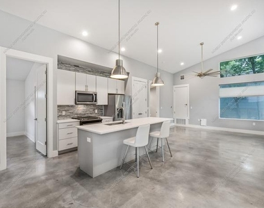 505 W Odell St - Photo Thumbnail 4