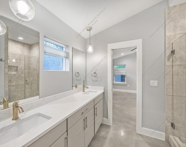 505 W Odell St - Photo Thumbnail 10
