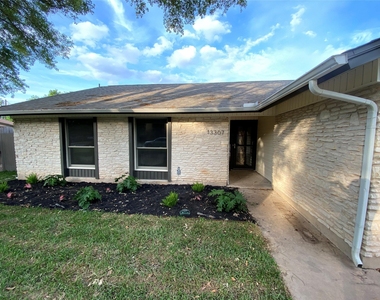 13307 Effingham St - Photo Thumbnail 2