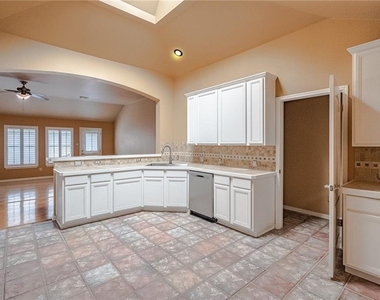27 Troon Dr - Photo Thumbnail 15