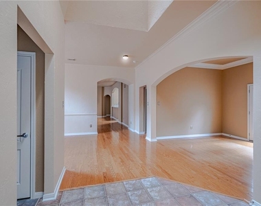 27 Troon Dr - Photo Thumbnail 7
