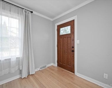 40 S Pine Street - Photo Thumbnail 2