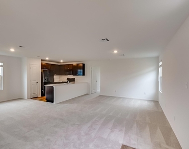 1105 Catfish Ln - Photo Thumbnail 13