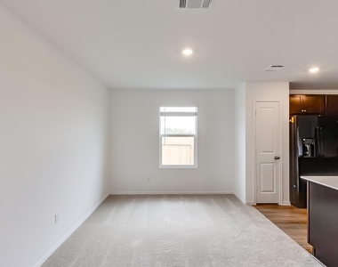 1105 Catfish Ln - Photo Thumbnail 11