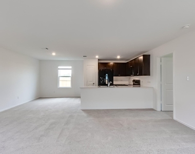 1105 Catfish Ln - Photo Thumbnail 12