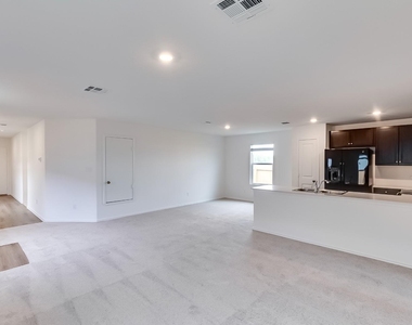 1105 Catfish Ln - Photo Thumbnail 6
