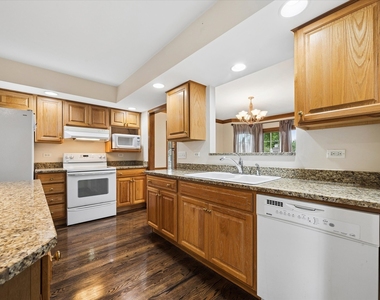 5711 Foxgate Lane - Photo Thumbnail 4