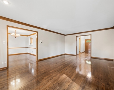 5711 Foxgate Lane - Photo Thumbnail 2