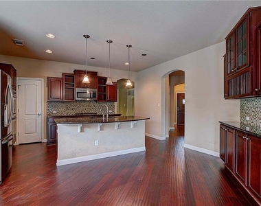 2409 Santa Clara Ln - Photo Thumbnail 6