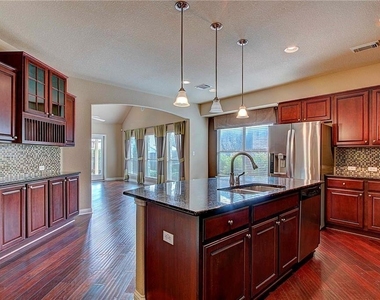 2409 Santa Clara Ln - Photo Thumbnail 9