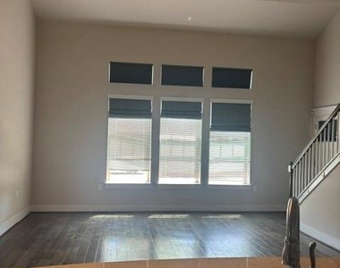 10656 Wills Loop - Photo Thumbnail 11