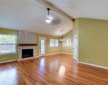 1705 Krizan Ave - Photo Thumbnail 2