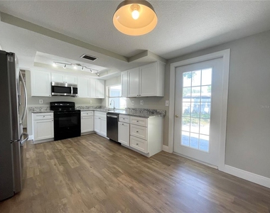 7553 Cumber Drive - Photo Thumbnail 5