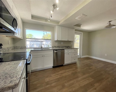 7553 Cumber Drive - Photo Thumbnail 4