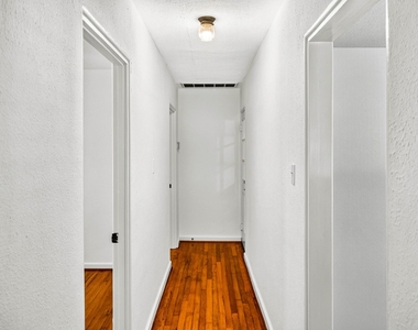 1064 Sycamore St - Photo Thumbnail 10