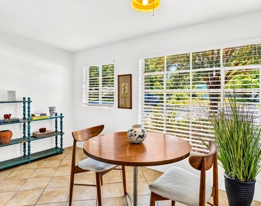 1064 Sycamore St - Photo Thumbnail 9