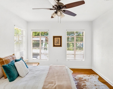 1064 Sycamore St - Photo Thumbnail 19
