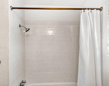 1064 Sycamore St - Photo Thumbnail 11