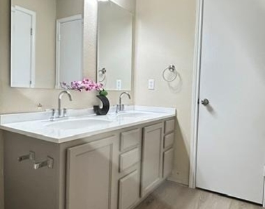 5211 Viewpoint Dr - Photo Thumbnail 9