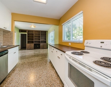 5401 5th Avenue N - Photo Thumbnail 3