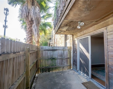 6903 Deatonhill Dr - Photo Thumbnail 17