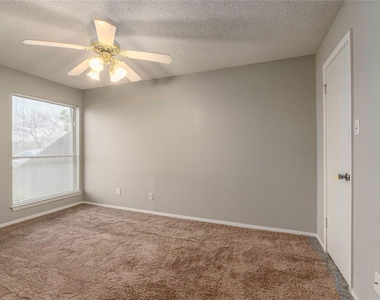 6903 Deatonhill Dr - Photo Thumbnail 8