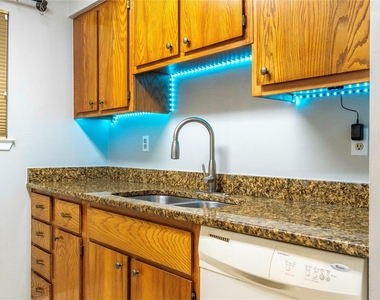 6903 Deatonhill Dr - Photo Thumbnail 6