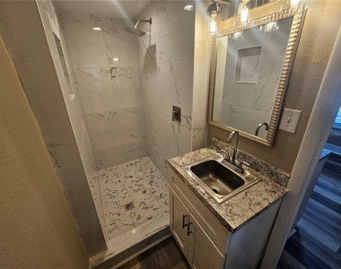 318 E Tarpon Avenue - Photo Thumbnail 9