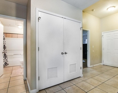 1023 W 24th St - Photo Thumbnail 8