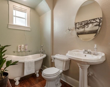 114 W Cayuga Street - Photo Thumbnail 12