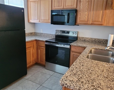 11301 Grandville Drive - Photo Thumbnail 8