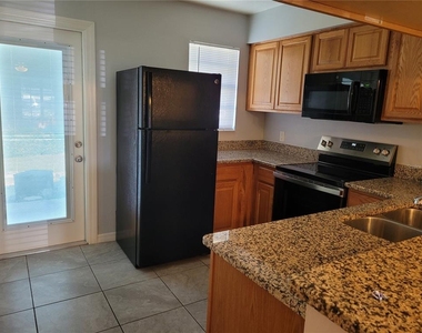 11301 Grandville Drive - Photo Thumbnail 7
