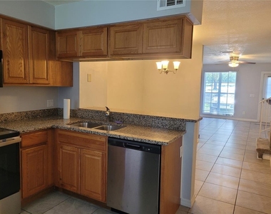 11301 Grandville Drive - Photo Thumbnail 9