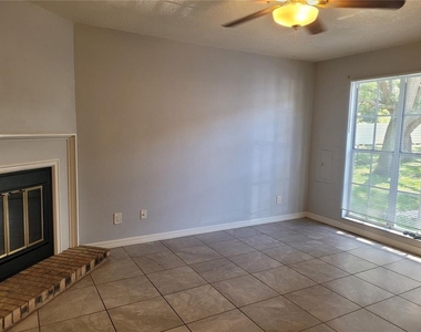 11301 Grandville Drive - Photo Thumbnail 4