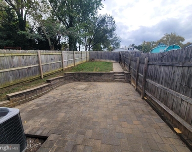 235 Millwood Avenue - Photo Thumbnail 20