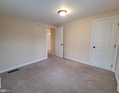 235 Millwood Avenue - Photo Thumbnail 17