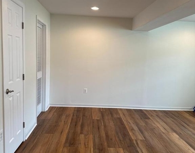9610 Hazelbrook Court - Photo Thumbnail 20