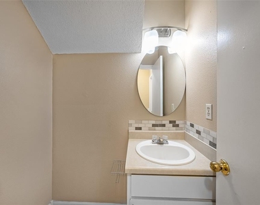 14203 Sussman Ct - Photo Thumbnail 12