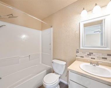 14203 Sussman Ct - Photo Thumbnail 10