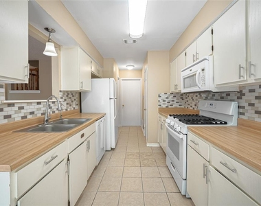 14203 Sussman Ct - Photo Thumbnail 4