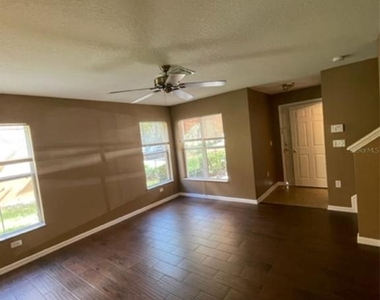 10934 Johanna Avenue - Photo Thumbnail 4