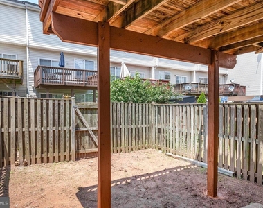 7442 Langholm Way - Photo Thumbnail 28