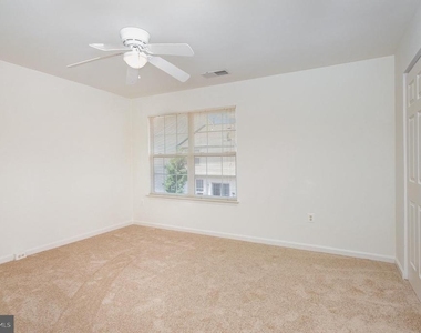7442 Langholm Way - Photo Thumbnail 16