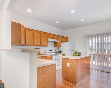 7442 Langholm Way - Photo Thumbnail 8