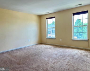 15720 Palermo Terrace - Photo Thumbnail 12